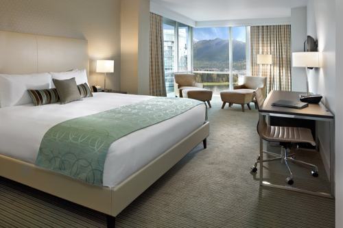 COAST COAL HARBOUR HOTEL 003